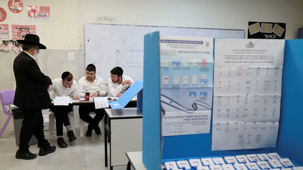 Gráfico informativo con fondo blanco que presenta la palabra Internacionales y logotipos de prensa.