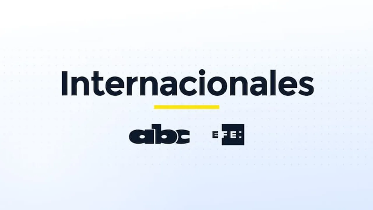 Placa informativa sobre fondo blanco degradado con la palabra Internacionales y los logotipos de abc y EFE.