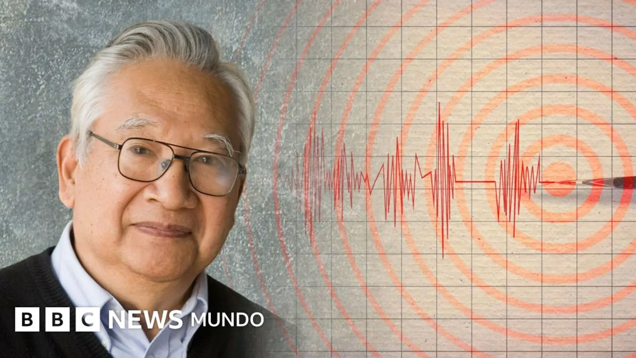 Hiroo Kanamori con anteojos posa junto a un gráfico ilustrativo de ondas sísmicas rojas y círculos concéntricos.