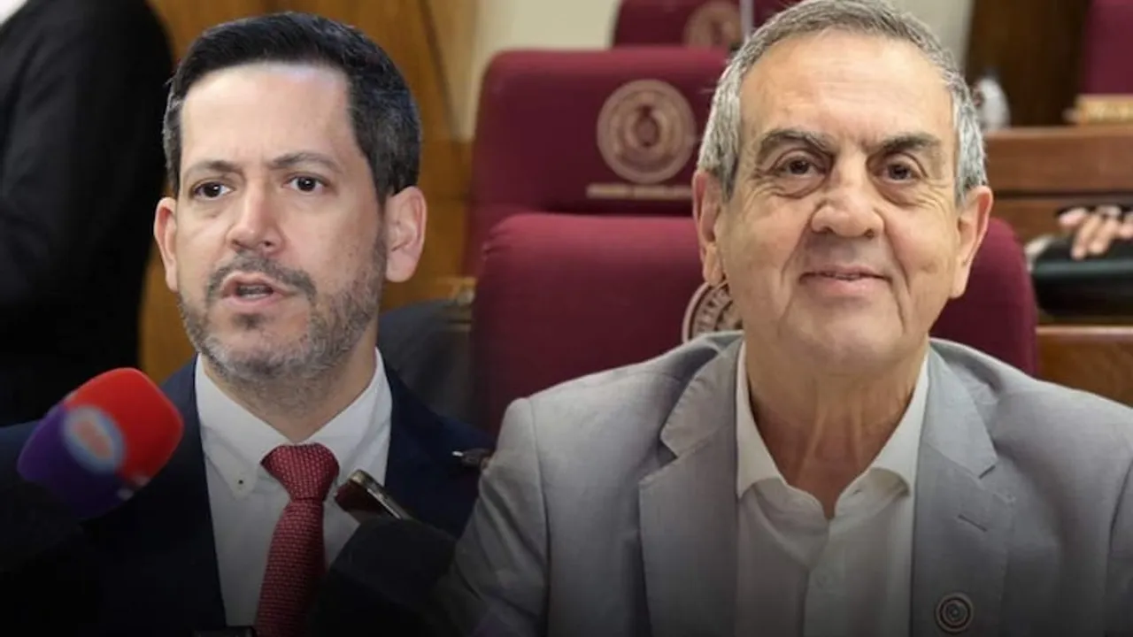 Raúl Latorre y Yamil Esgaib durante declaraciones a la prensa en la Cámara de Diputados de Paraguay.
