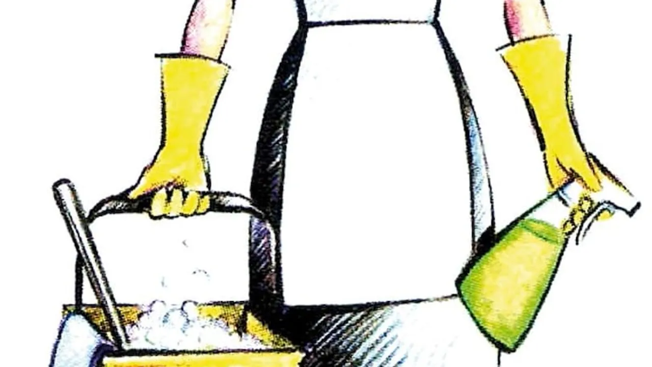 Ilustración de una persona con delantal y guantes de limpieza que sostiene una canasta y un rociador