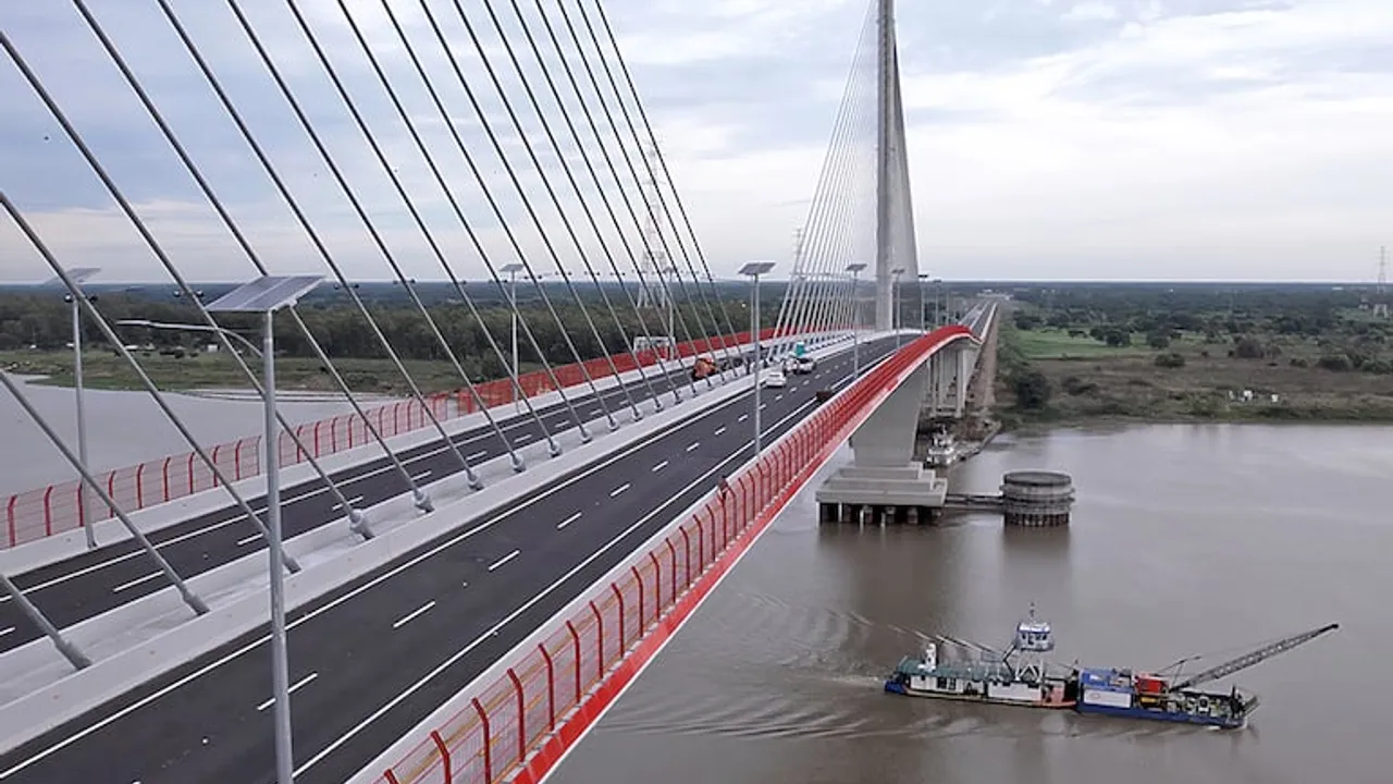 Vista panorámica del puente Héroes del Chaco que conecta Asunción con la región occidental sobre el río Paraguay.
